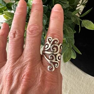 Sterling Silver Swirl Ring. Size 8.75